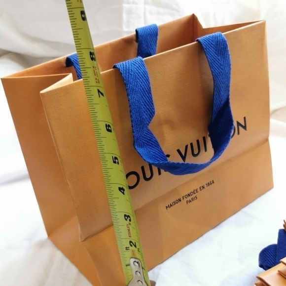 Authentic LV storage gift bag - Picture 5 of 6